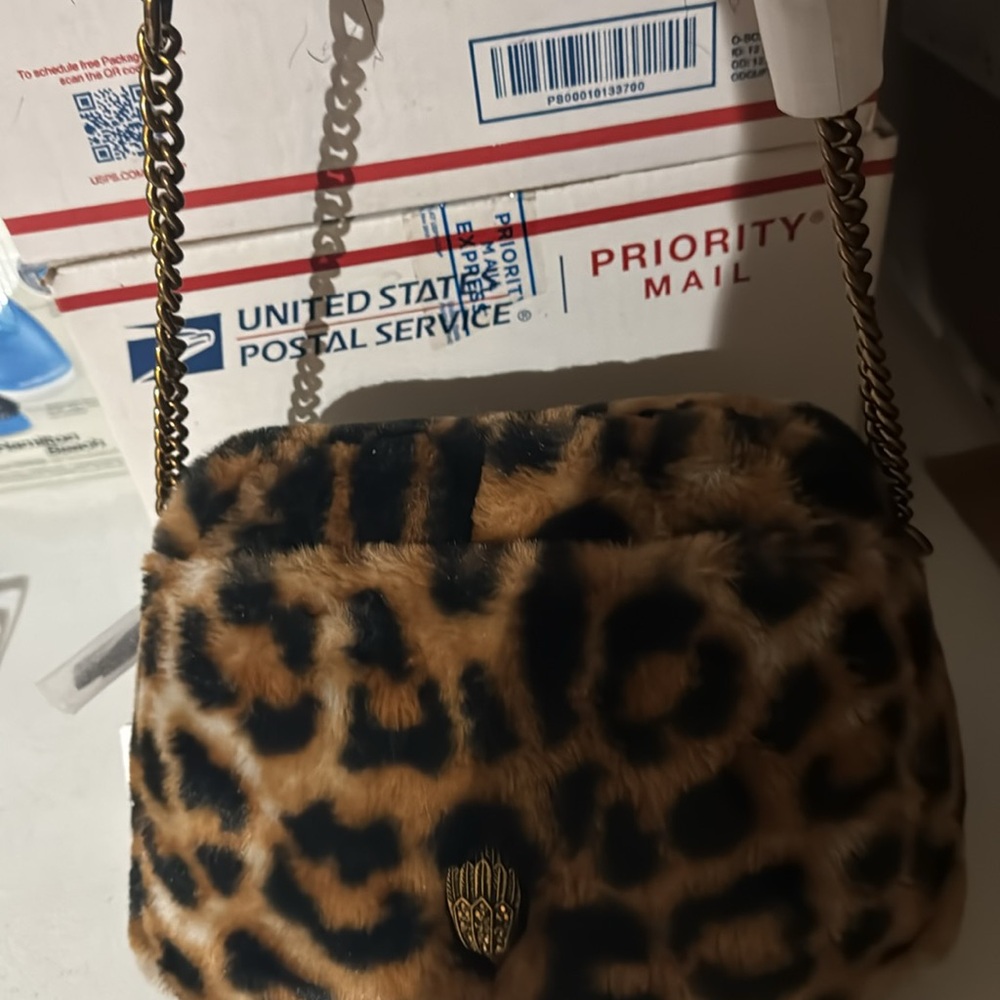 Kurt Geiger London
Kensington Puff Camera Crossbody Bag - Picture 16 of 17